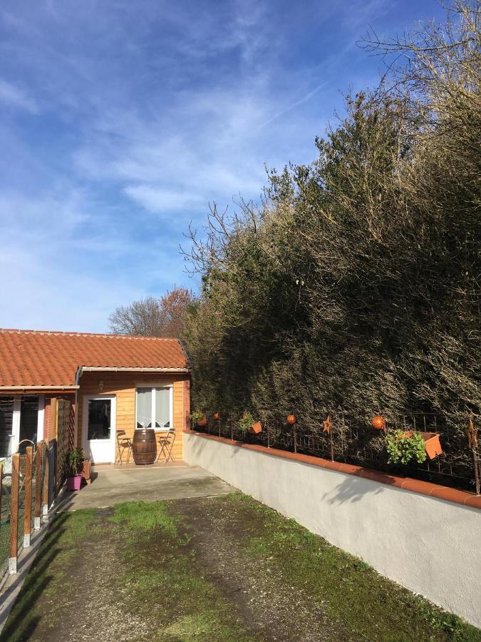 Logement Paisible A La Campagne Aubarede Εξωτερικό φωτογραφία