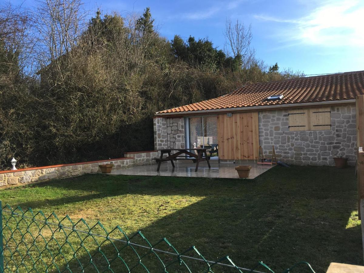Logement Paisible A La Campagne Aubarede Εξωτερικό φωτογραφία