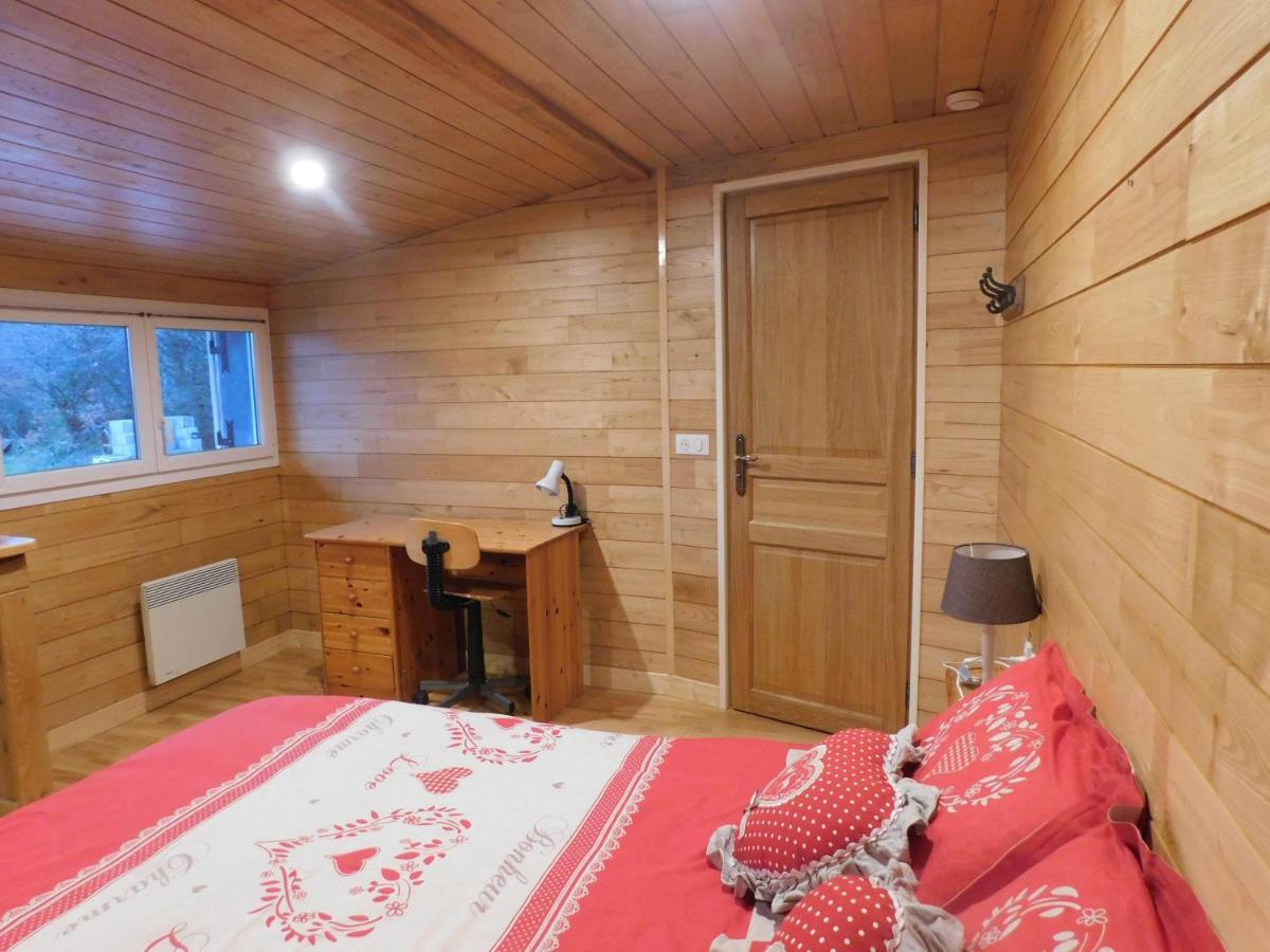 Logement Paisible A La Campagne Aubarede Εξωτερικό φωτογραφία
